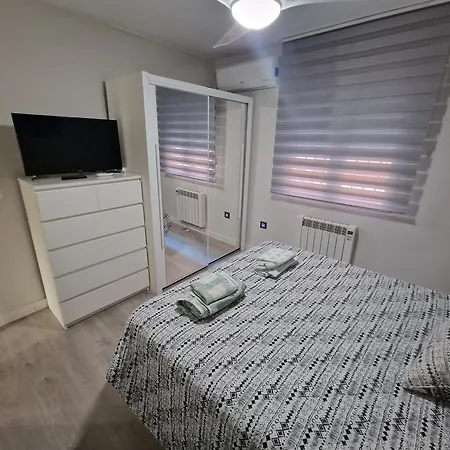 Apartment Dona Berenguela Junto Ave *